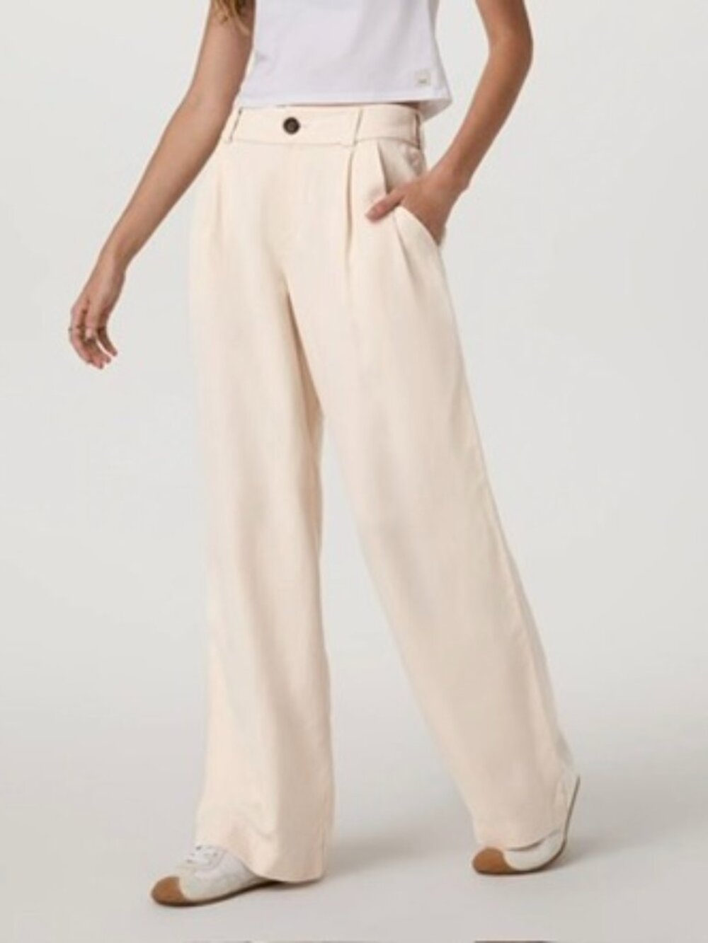 Vuori Women’s Trestles Twill Wide Leg Pants Sand Dollar - Large